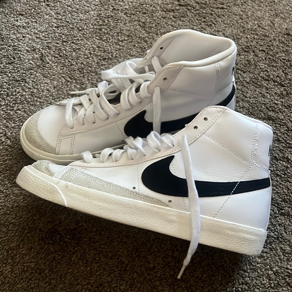 Nike Women’s Nike Blazer Sneakers